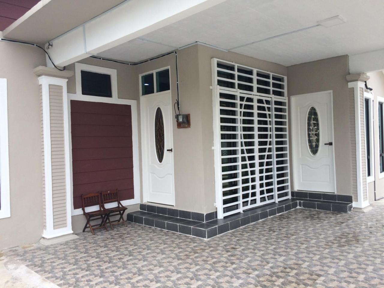Aina Guest House Kota Bharu Buitenkant foto
